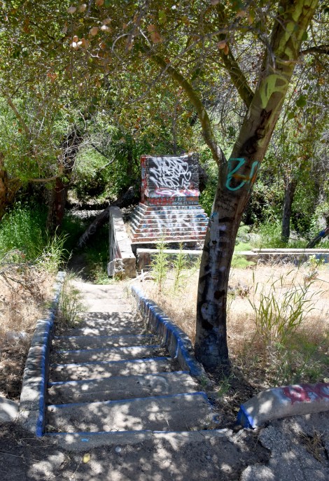 Chimney ruin - Murphy Ranch