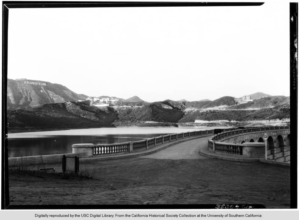 Hollywoodland sign above Lake Hollywood